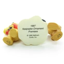 Hallmark Snowbear Season 1997 Merry Miniatures Figurines -Toy Store 1997 hallmark keepsake ornament premiere snowbear season