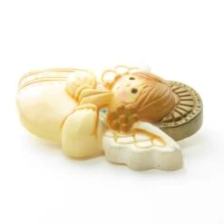 Hallmark Praying Angel Pin Vintage Christmas Lapel In Beige Dress -Toy Store Christmas angel hallmark cards lapel pin