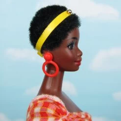Kenyan Barbie Doll Vintage 1993 Dolls Of The World #11181 15 Kenyan Barbie Doll Vintage 1993 Dolls Of The World #11181 -Toy Store Kenyan barbie red earrings yellow headband 1993