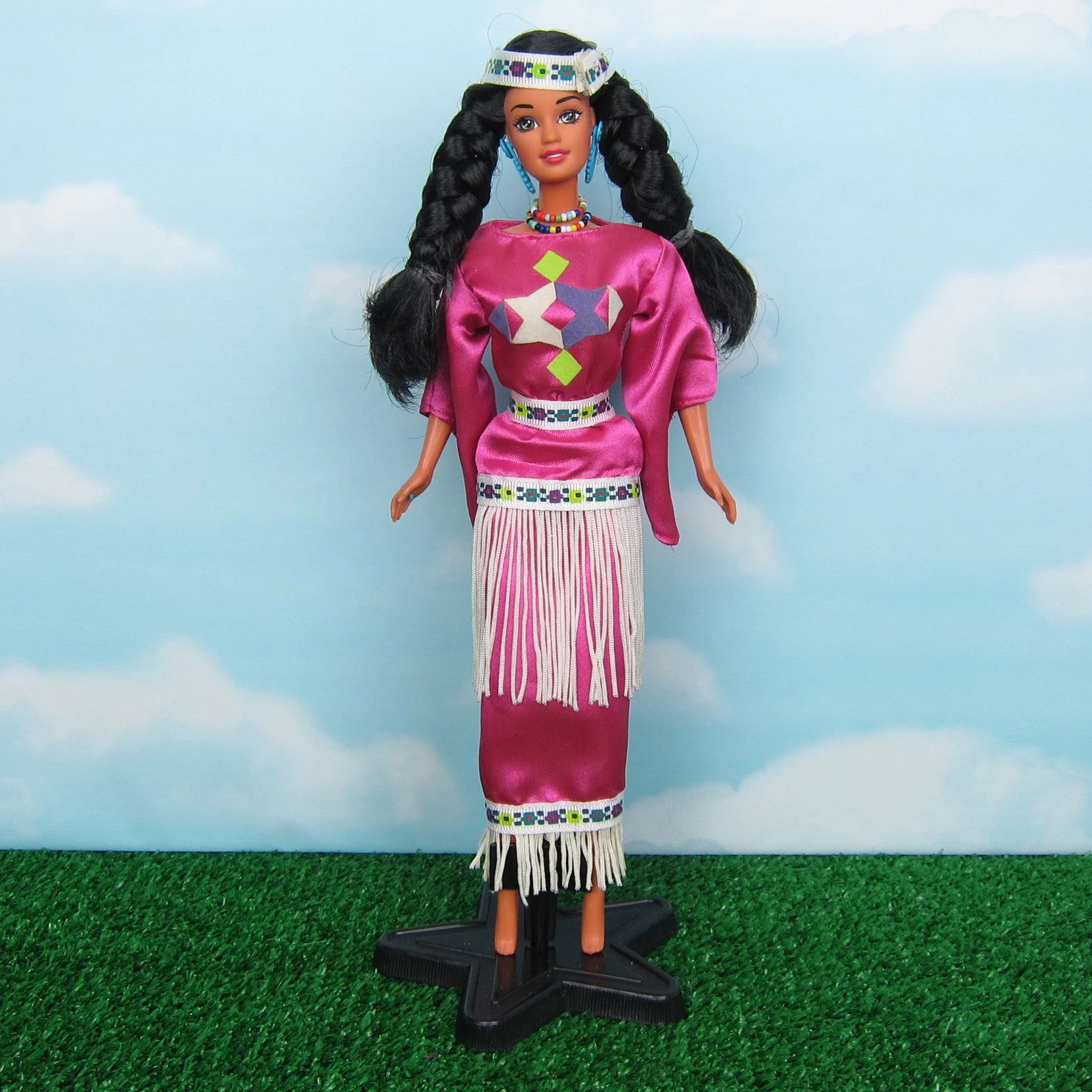 Native American Barbie Doll Third Edition Vintage 1994 Dolls Of The World Special Edition #12699 2 Native American Barbie Doll Third Edition Vintage 1994 Dolls Of The World Special Edition #12699 - Image 2