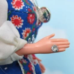 Norwegian Barbie Doll Vintage 1995 Dolls Of The World Collector Edition #14450 -Toy Store Silver ring norwegian barbie vintage 1995 dolls of the world
