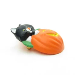 Black Cat On Pumpkin Pin Vintage Hallmark Halloween Lapel -Toy Store Vintage hallmark cards halloween lapel pin cat pumpkin